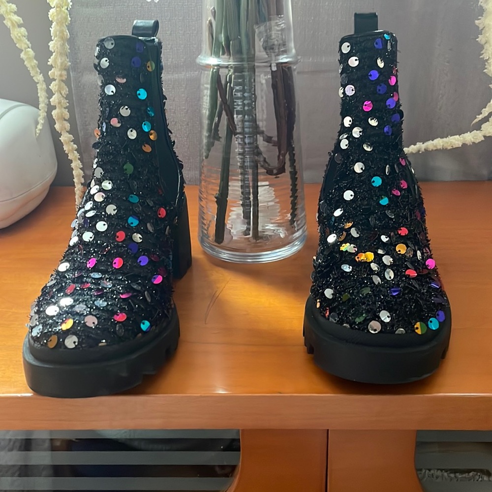 Betsey Johnson women’s boots!